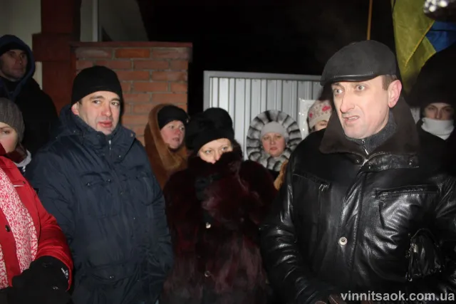 Вінницькі мітингувальники заблокували частину внутрішніх військ — фото 2