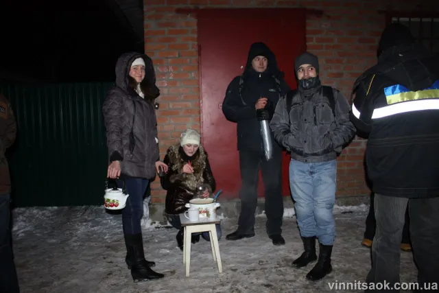 Вінницькі мітингувальники заблокували частину внутрішніх військ — фото 3