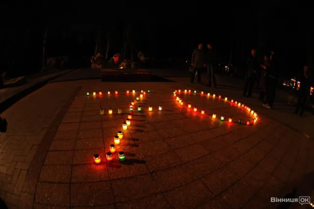 Молодь вшанувала пам'ять героїв, які 70 років тому визволили Вінницю від німецько-фашистських загарбників (Фоторепортаж) — фото 3
