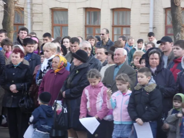 На Майдані Небесної Сотні вінничани молились за Україну (Фоторепортаж) + (Відео) — фото 7