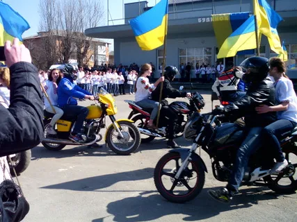 У Козятині відбувся флешмоб пыд назвою «Якщо діти благають - гармати мовчать» (Фоторепортаж) + (Відео) — фото 1
