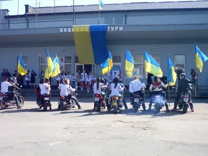 У Козятині відбувся флешмоб пыд назвою «Якщо діти благають - гармати мовчать» (Фоторепортаж) + (Відео) — фото 2