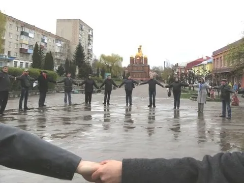 Жмеринка взяла участь у всеукраїнській акції «Ланцюг Єднання» — фото 1