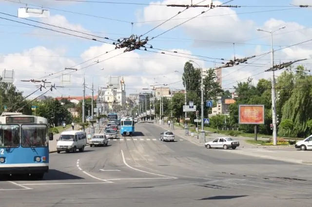 Вулиці міста звільняють від реклами — фото 3