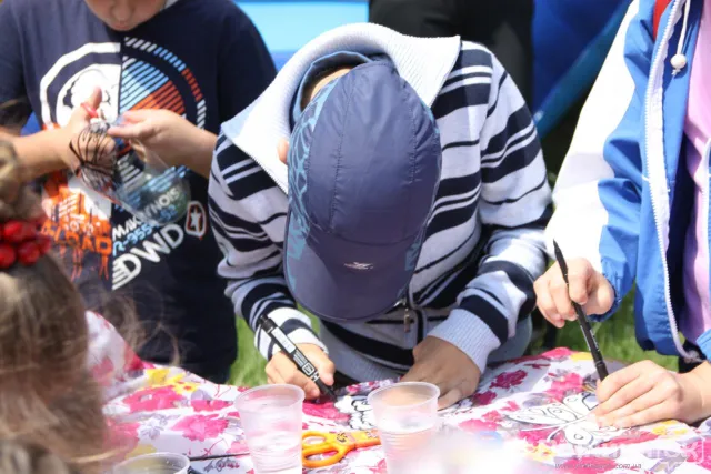 На Європейській площі відбувся майстер-клас - «Друге життя пластикових пляшок» (Фоторепортаж) — фото 1