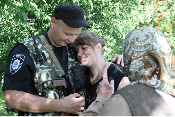 Більше 100 чоловік зведеного загону працівників міліції поїхали в зону АТО (Фоторепортаж) — фото 4