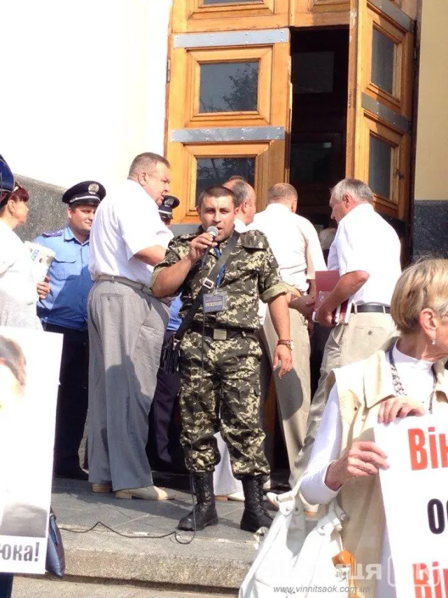 Вінничани вимагали допомоги військовим і звільнення екс-регіоналів (Фоторепортаж) — фото 2