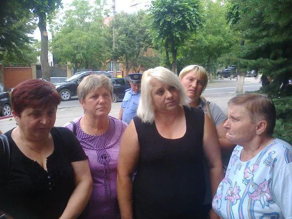 Вінничанки вимагали повернути їхніх синів, братів і чоловіків із зони АТО (Фото) — фото 1