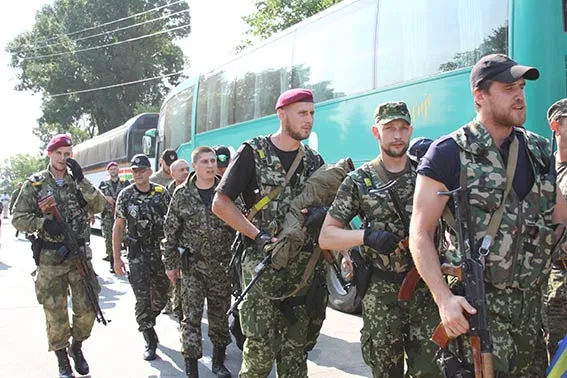 З зони бойових дій повернувся зведений загін вінницьких міліціонерів (Фоторепортаж) — фото 1