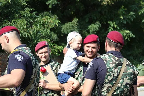 З зони бойових дій повернувся зведений загін вінницьких міліціонерів (Фоторепортаж) — фото 7