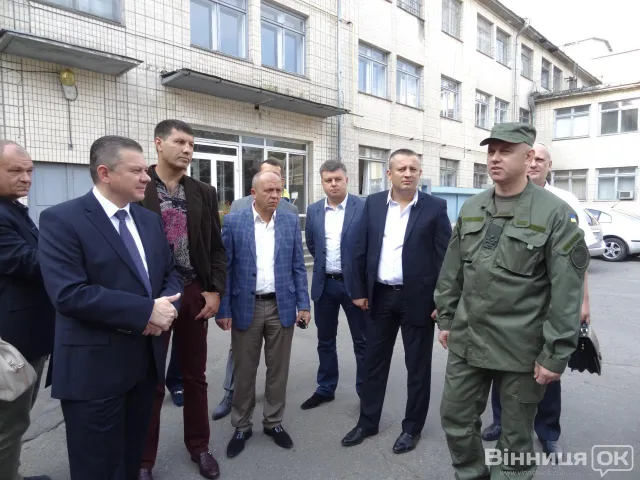 45-й вінницький завод безкоштовно відремонтував БТР для армії (Фото) — фото 5