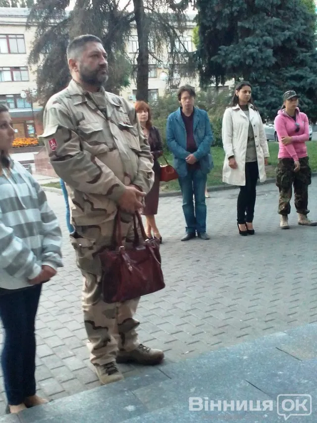 Вінничани вшанували пам’ять Георгія Гонгадзе та інших убитих журналістів (Фото) — фото 3
