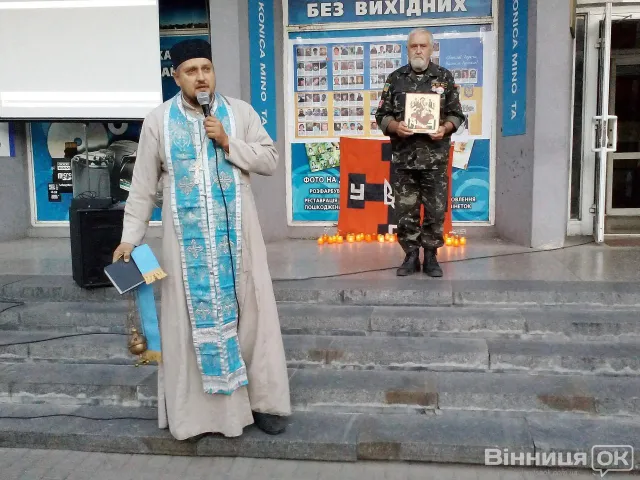 Вінничани вшанували пам’ять Георгія Гонгадзе та інших убитих журналістів (Фото) — фото 6