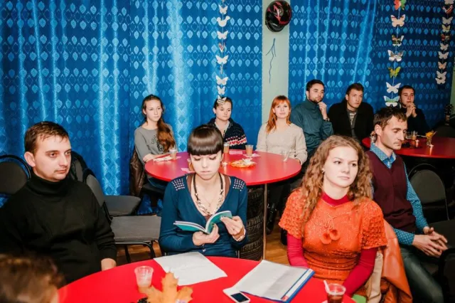 Поети-початківці присвятили свій вечір подіям на сході України (Фото) — фото 2