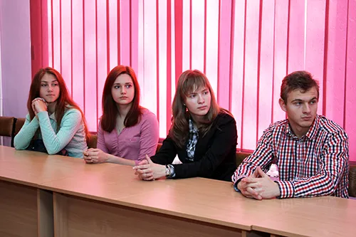 Студенти Вінницького технічного коледжу запросили податківців за „круглий стіл” — фото 1