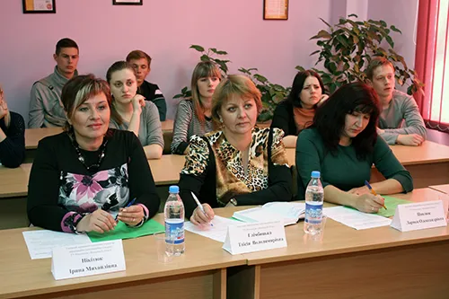 Студенти Вінницького технічного коледжу запросили податківців за „круглий стіл” — фото 3