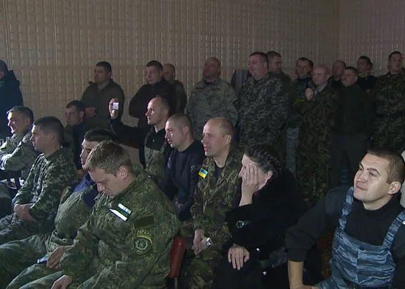 Вінницьких правоохоронців в зоні АТО підтримали піснями та продовольством (Фоторепортаж) — фото 8