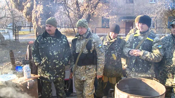 Вінницьких правоохоронців в зоні АТО підтримали піснями та продовольством (Фоторепортаж) — фото 9
