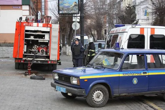 У Вінницькій облраді знову шукають бомбу (Фото) — фото 4