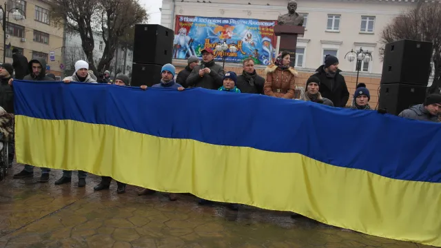 На Майдані Небесної Сотні зібралося понад 500 людей (Фото) + (Відео) — фото 2
