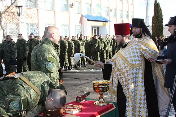 Вінницькі правоохоронці знову вирушили виконувати службові обов'язки на Сході країни (Фото) + (Відео) — фото 3
