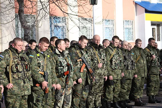 Сто сімдесят вінницьких правоохоронців вирушили в зону АТО (Фоторепортаж) + (Відео) — фото 12