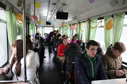 Обіцянки потрібно виконувати – обласні податківці провели екскурсію для молоді зі Щастя — фото 2