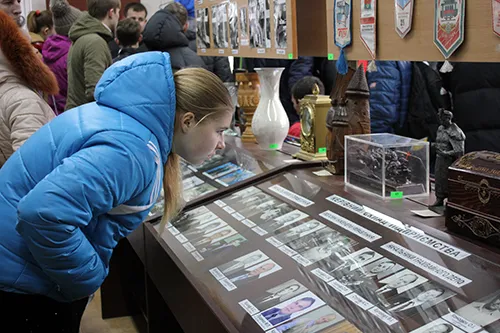 Обіцянки потрібно виконувати – обласні податківці провели екскурсію для молоді зі Щастя — фото 3