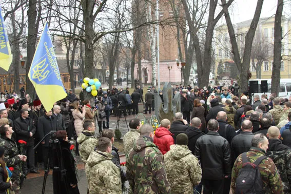 У Вінниці вшанували героїв Небесної Сотні (фоторепортаж) + (відео) — фото 4