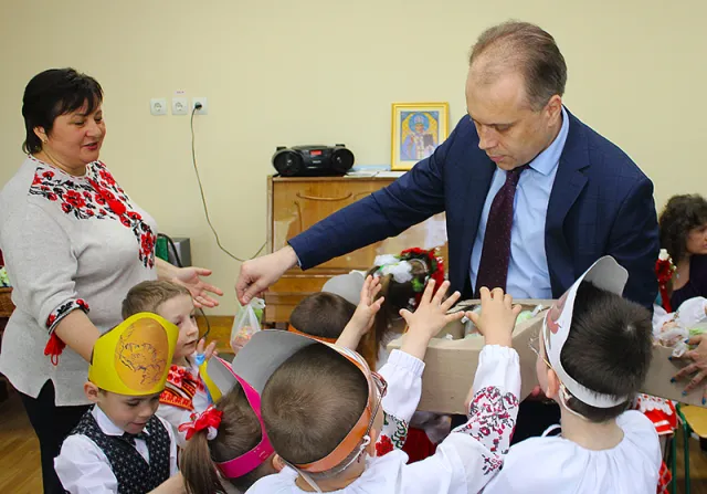 Благодійні справи обласних фіскалів у чистий четвер — фото 3